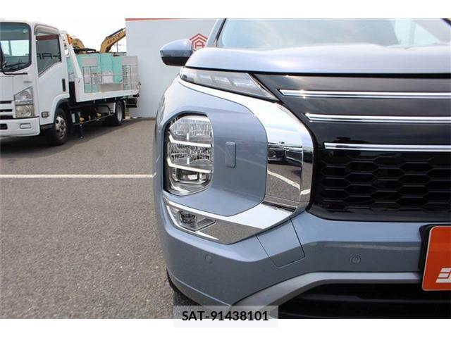Mitsubishi OUTLANDER PHEV 2024-12 8071960-12