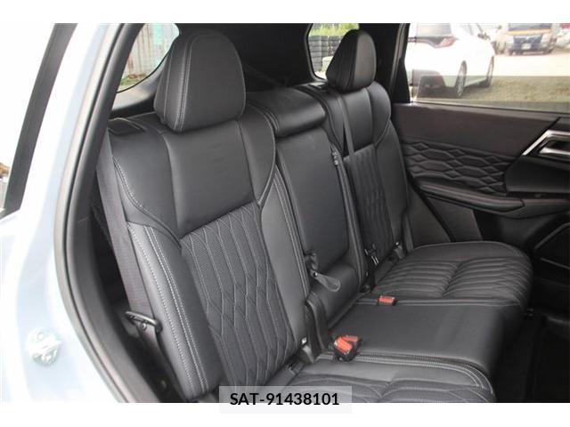 Mitsubishi OUTLANDER PHEV 2024-12 8071960-18