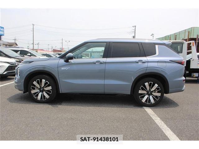 Mitsubishi OUTLANDER PHEV 2024-12 8071960-8
