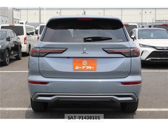 Mitsubishi OUTLANDER PHEV 2024-12 8071960-9