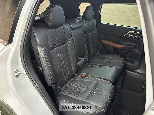 Mitsubishi OUTLANDER PHEV 2022-02 8072310-9