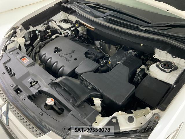 Mitsubishi OUTLANDER 2018-10 8072254-12