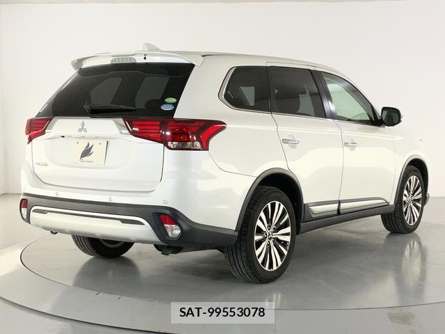 Mitsubishi OUTLANDER 2018-10 8072254-6