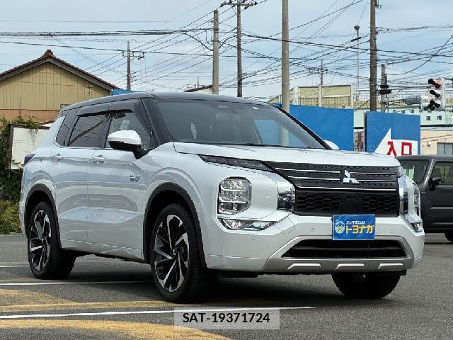 Mitsubishi OUTLANDER 2023-05 8072507-2