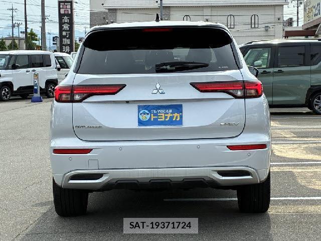 Mitsubishi OUTLANDER 2023-05 8072507-4
