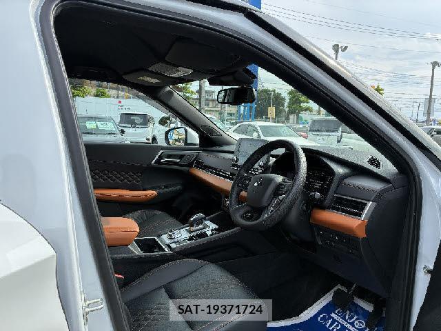Mitsubishi OUTLANDER 2023-05 8072507-7