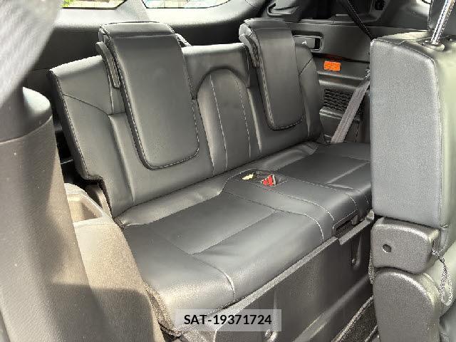 Mitsubishi OUTLANDER 2023-05 8072507-9
