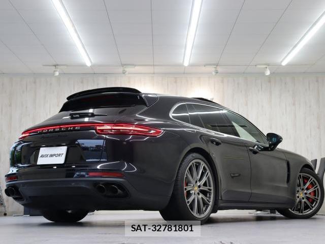 Porsche PANAMERA 2018-01 8071696-1