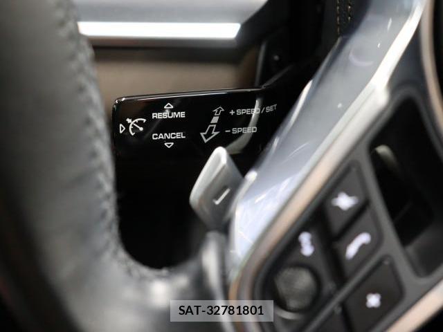 Porsche PANAMERA 2018-01 8071696-12