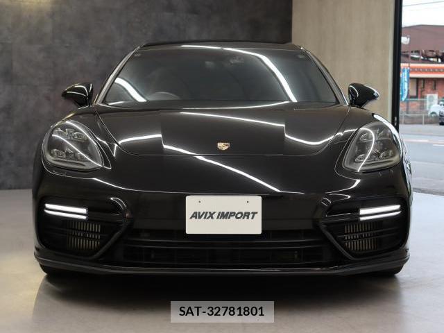 Porsche PANAMERA 2018-01 8071696-2