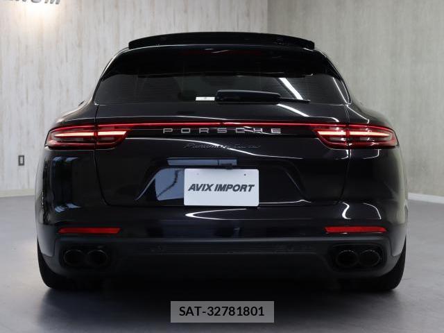 Porsche PANAMERA 2018-01 8071696-3