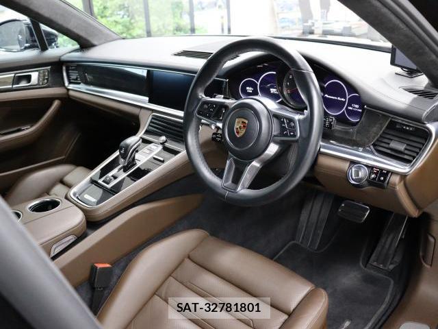 Porsche PANAMERA 2018-01 8071696-4