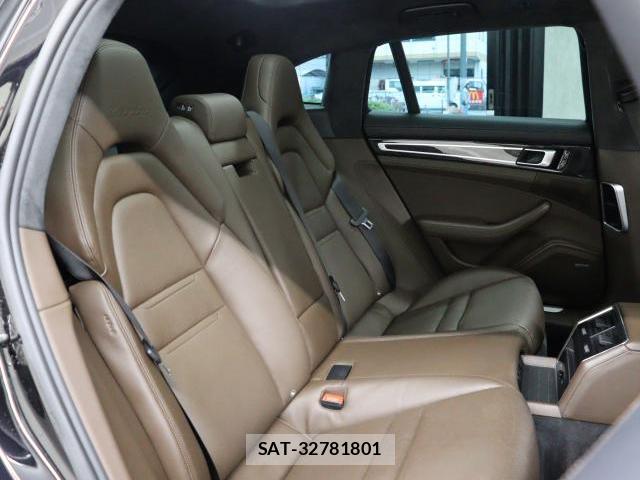 Porsche PANAMERA 2018-01 8071696-6