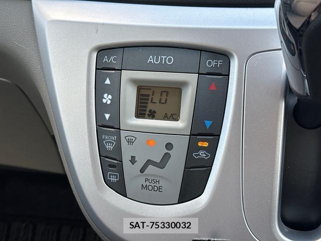 Toyota PIXIS EPOCH 2015-08 8071520-4