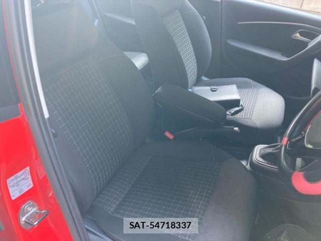 VolksWagen POLO 2016-01 8070994-16