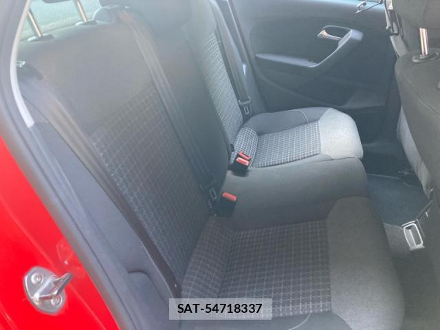VolksWagen POLO 2016-01 8070994-18