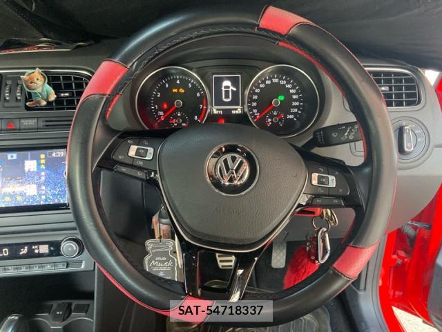 VolksWagen POLO 2016-01 8070994-19