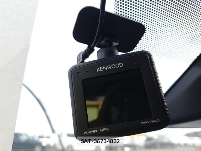 Toyota PREMIO 2019-06 8072551-16