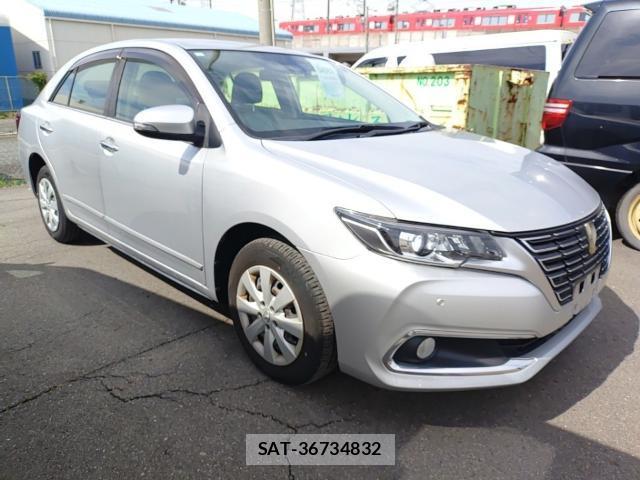 Toyota PREMIO 2019-06 8072551-3