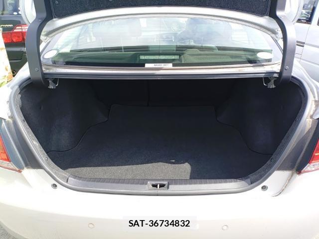 Toyota PREMIO 2019-06 8072551-7