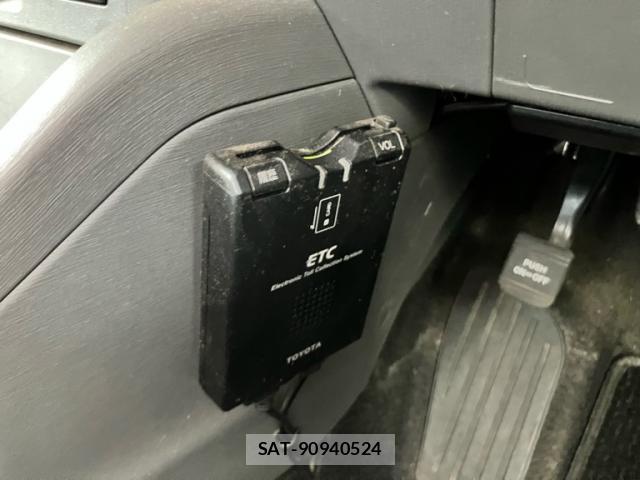 Toyota PRIUS ALPHA 2014-02 8071289-17