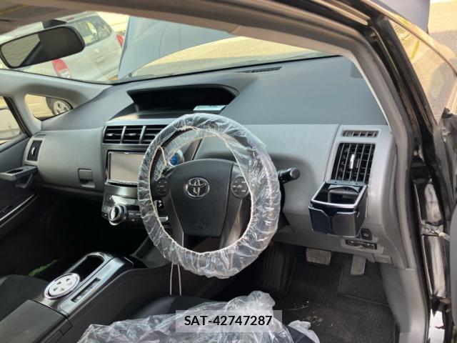 Toyota PRIUS ALPHA 2014-03 8071290-7