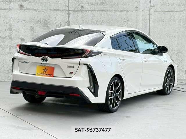 Toyota PRIUS PHV 2019-02 8072218-3