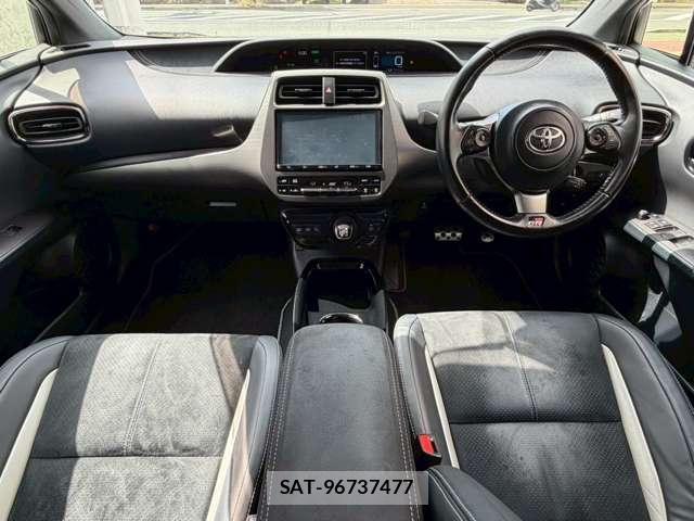 Toyota PRIUS PHV 2019-02 8072218-4