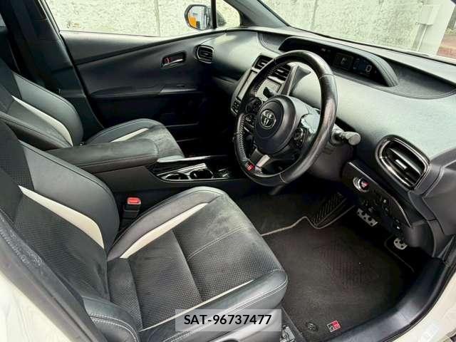 Toyota PRIUS PHV 2019-02 8072218-5