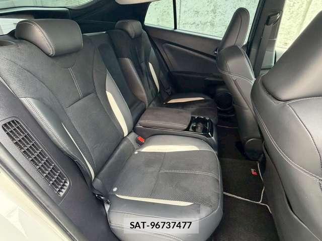 Toyota PRIUS PHV 2019-02 8072218-7