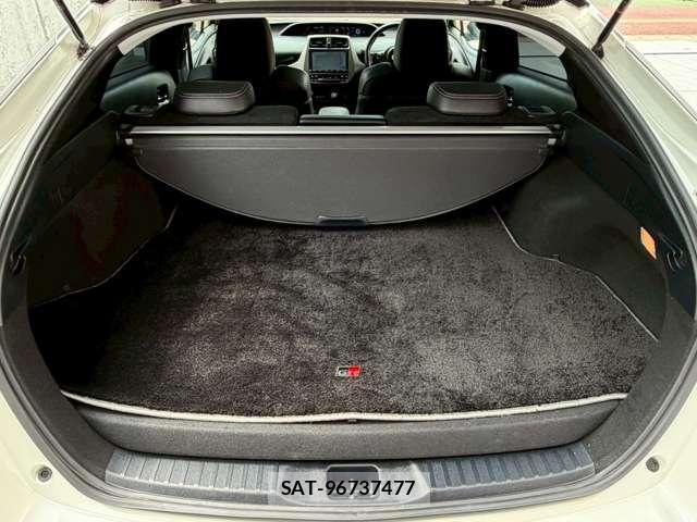 Toyota PRIUS PHV 2019-02 8072218-9