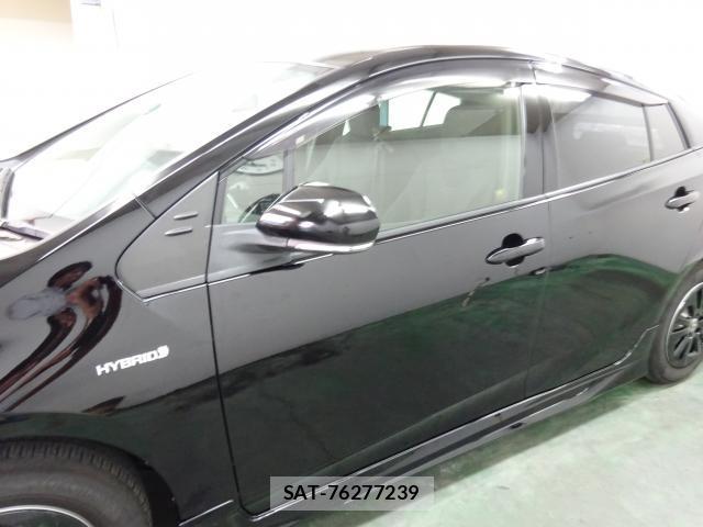 Toyota PRIUS 2017-09 8070875-13