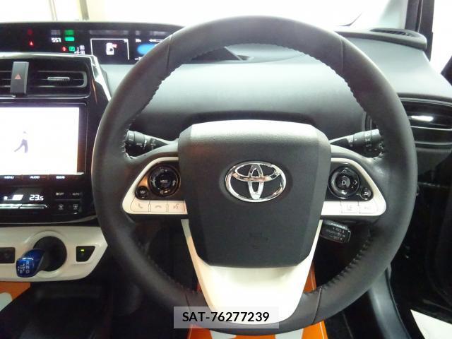 Toyota PRIUS 2017-09 8070875-16