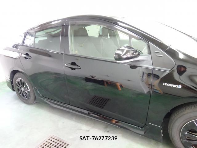 Toyota PRIUS 2017-09 8070875-3