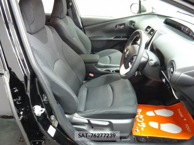 Toyota PRIUS 2017-09 8070875-5