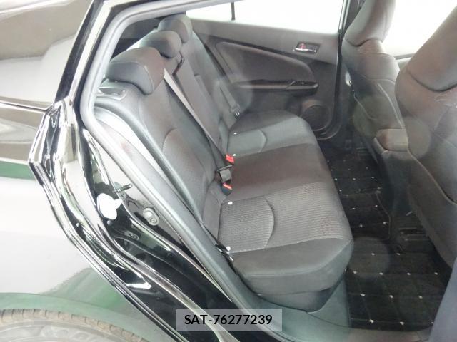Toyota PRIUS 2017-09 8070875-6