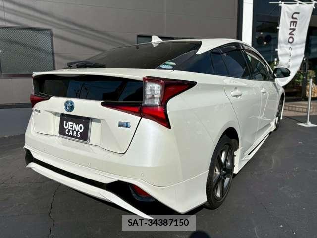 Toyota PRIUS 2019-03 8071022-1