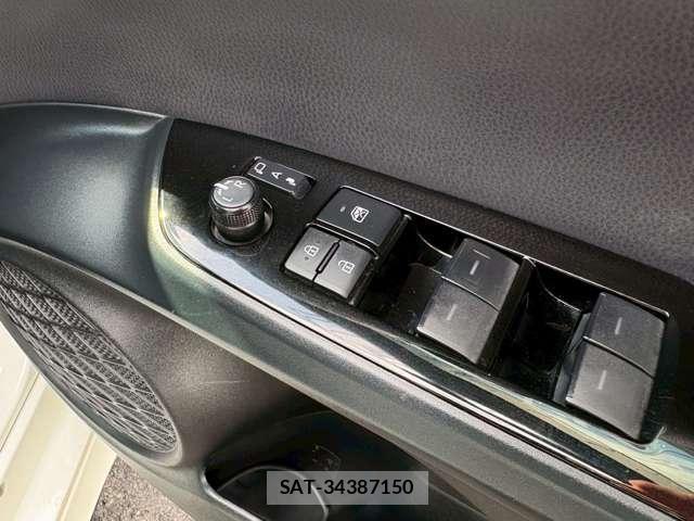 Toyota PRIUS 2019-03 8071022-10