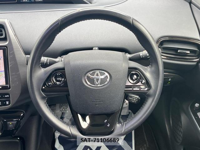 Toyota PRIUS 2021-06 8071042-11