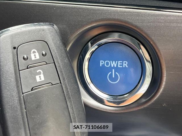 Toyota PRIUS 2021-06 8071042-6