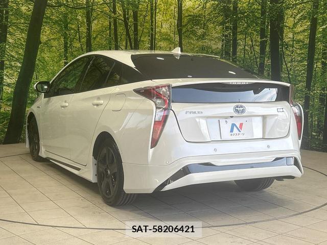 Toyota PRIUS 2016-07 8071125-16