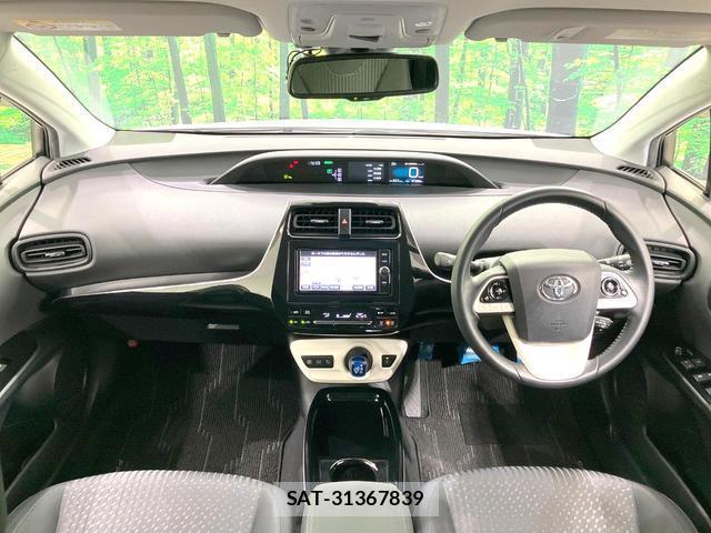 Toyota PRIUS 2017-11 8071283-1