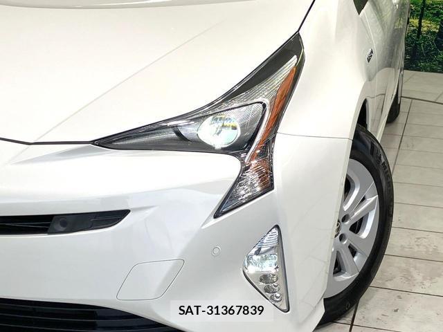 Toyota PRIUS 2017-11 8071283-11