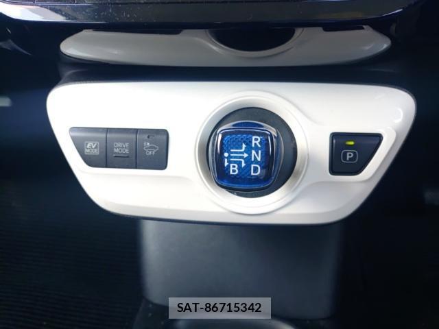 Toyota PRIUS 2018-07 8071359-11