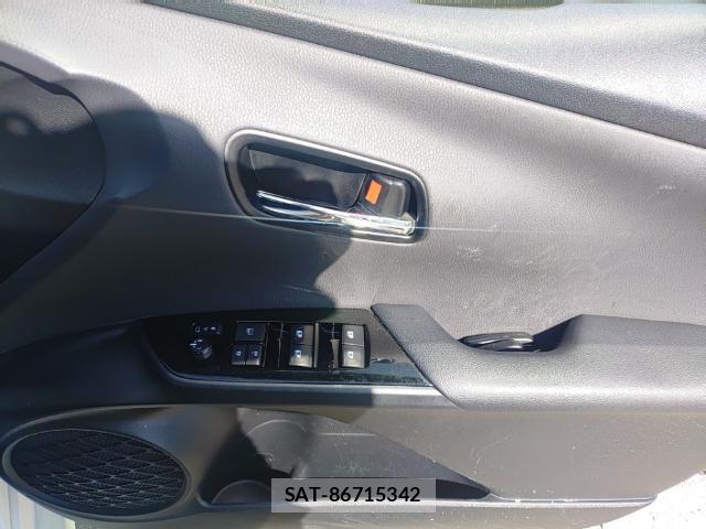 Toyota PRIUS 2018-07 8071359-13