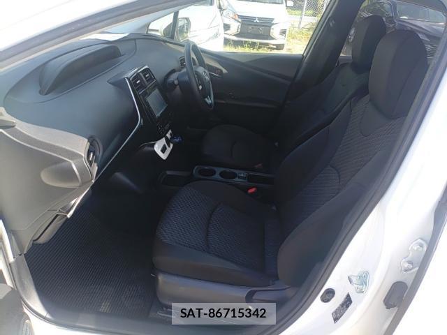 Toyota PRIUS 2018-07 8071359-15