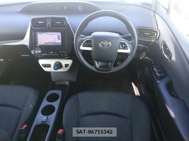 Toyota PRIUS 2018-07 8071359-2