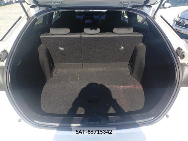 Toyota PRIUS 2018-07 8071359-7