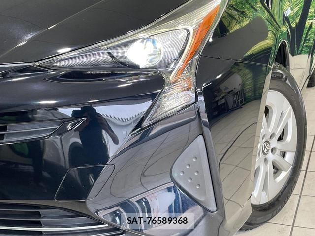 Toyota PRIUS 2017-07 8071462-11