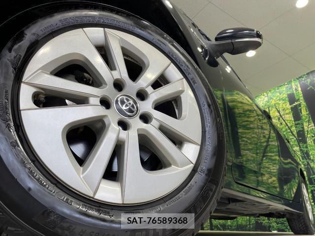 Toyota PRIUS 2017-07 8071462-12